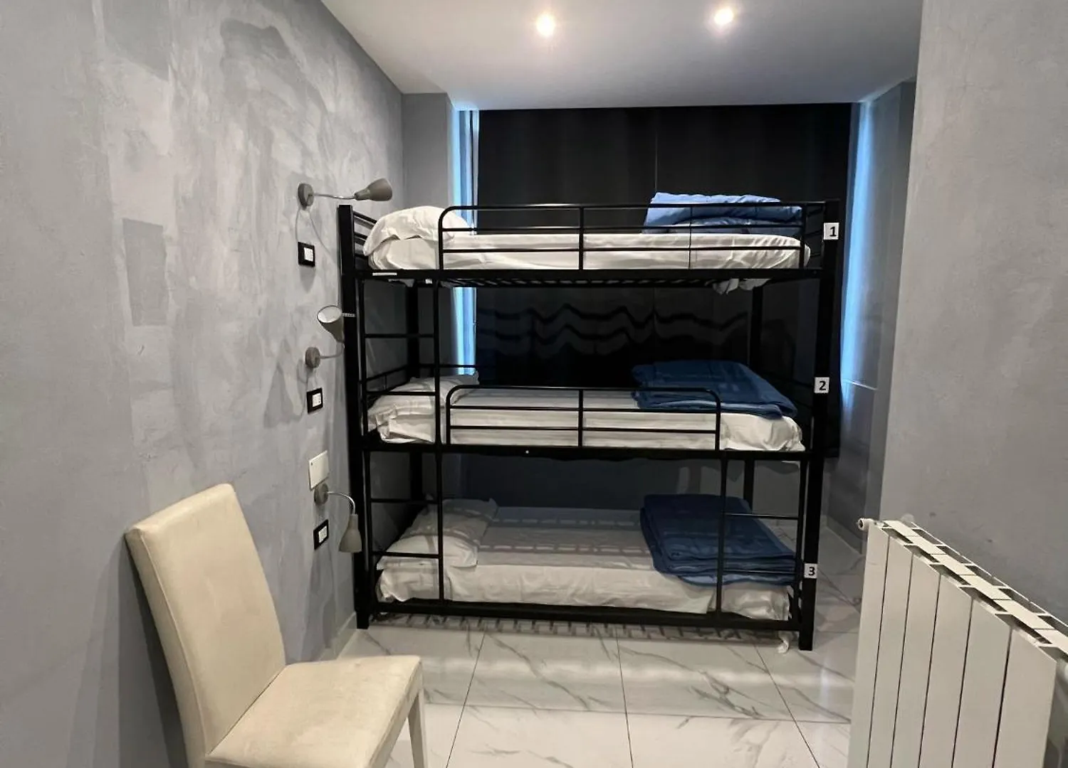 Lion University & Youth Hostel Milano  Milan