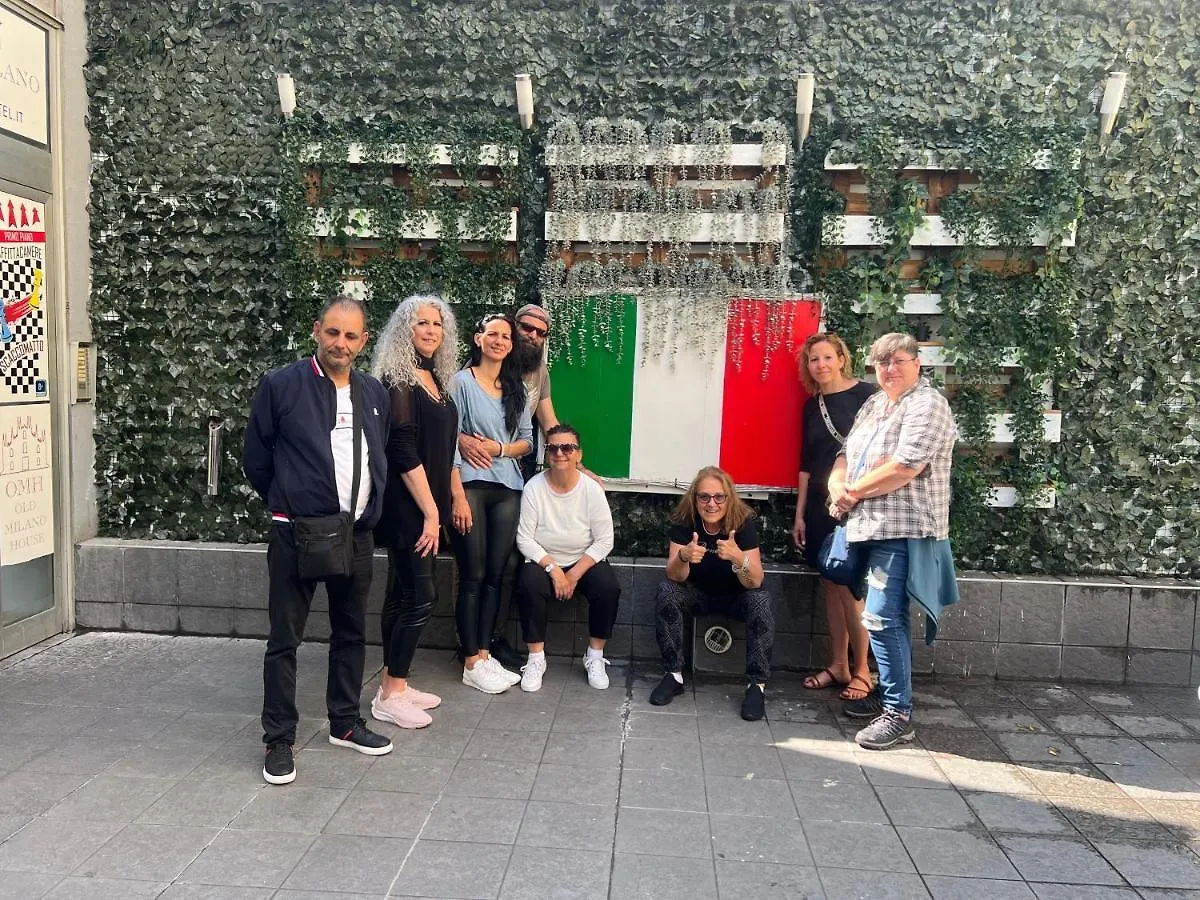 Lion University & Youth Hostel Milano 0*, Milan