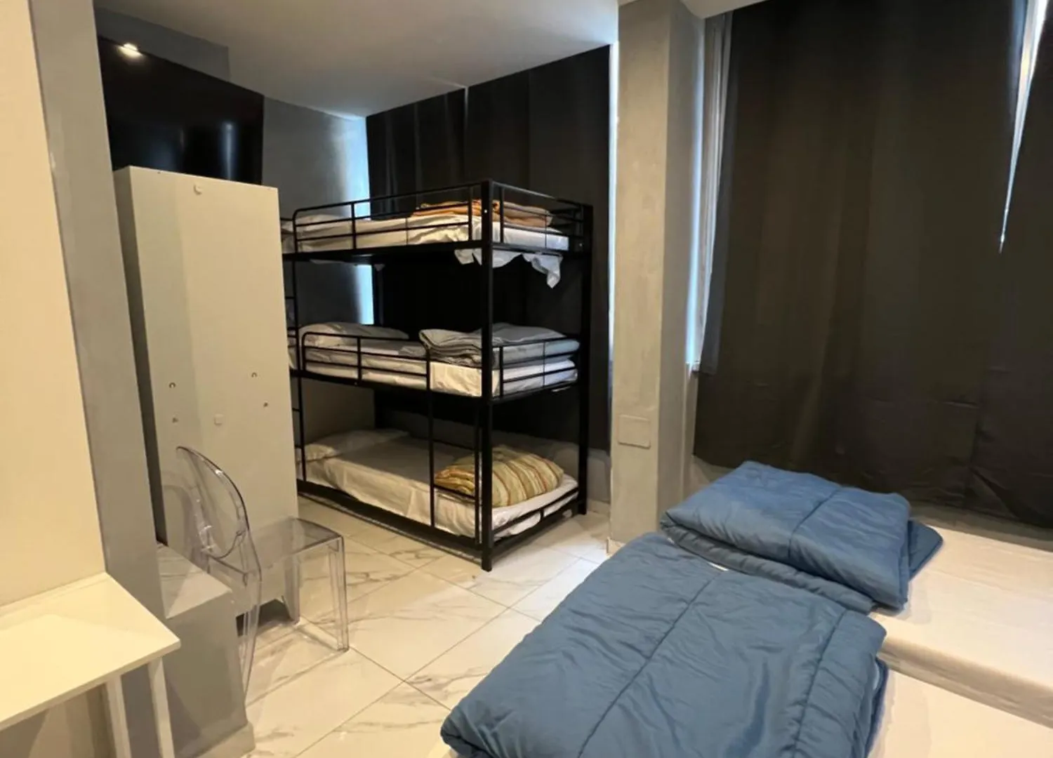 Lion University & Youth Hostel Milano  Milan