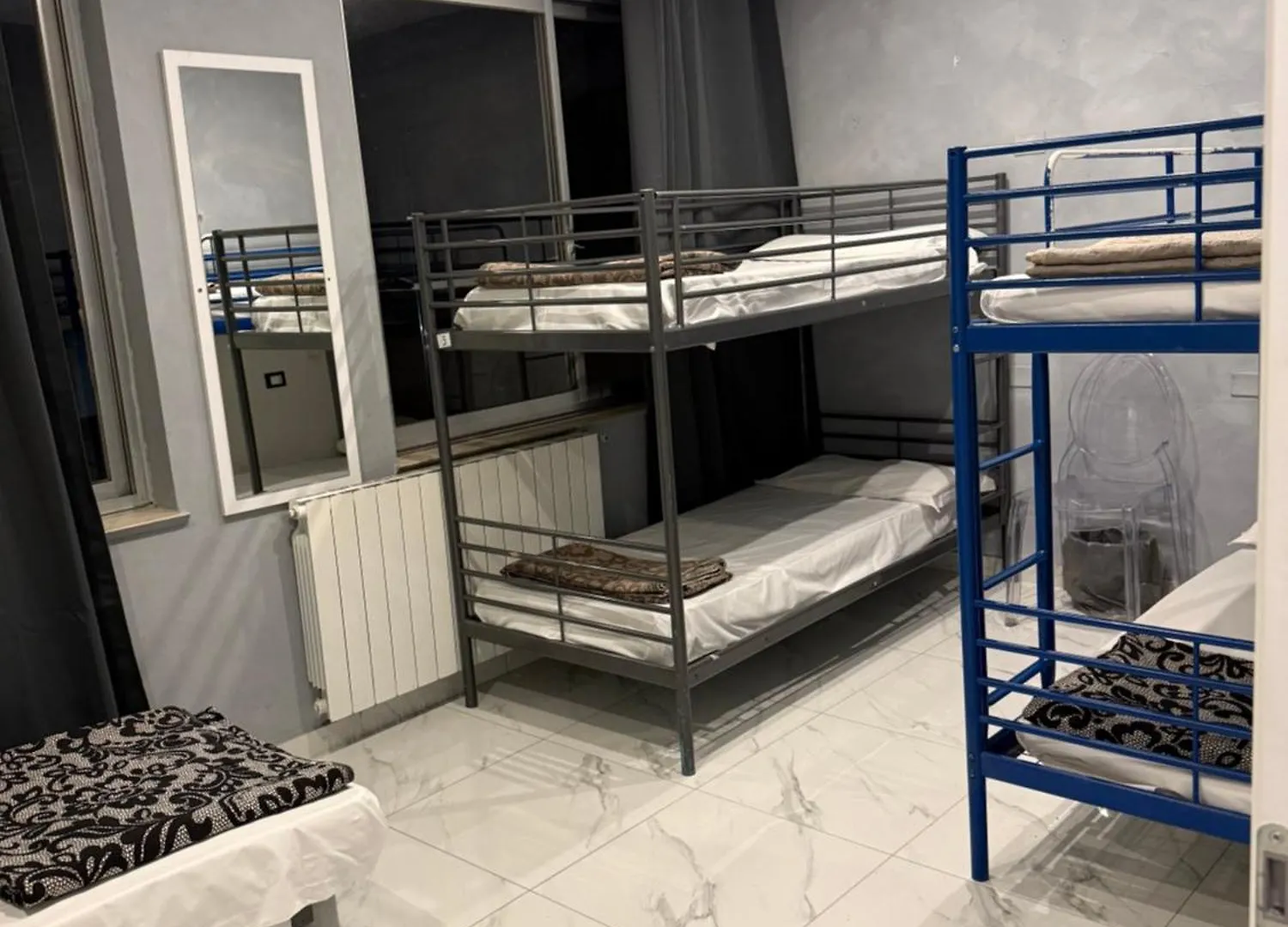 Lion University & Youth Hostel Milano 0*, Milan